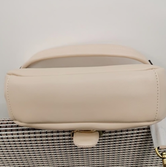 Coach pillow tabby 18 - Picture 4 of 6